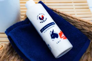 Bleu blanc mousse lait  démaquillant d'anesse bio